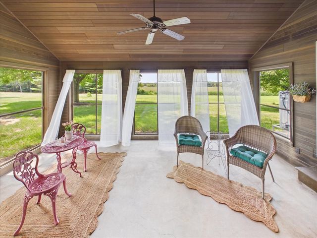 10562 Town Hall Road, Belvidere, IL 61008