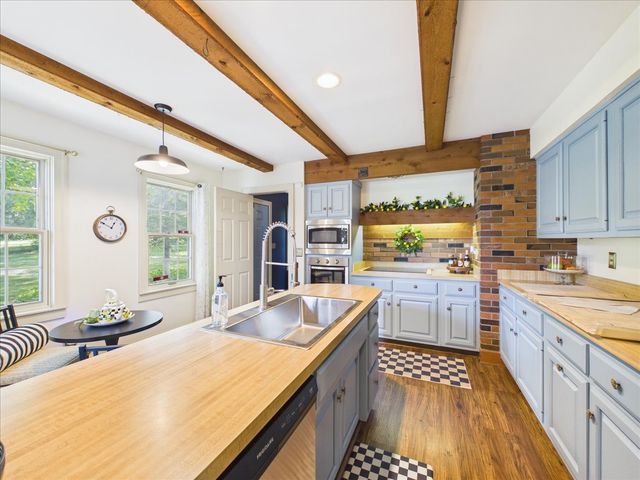10562 Town Hall Road, Belvidere, IL 61008