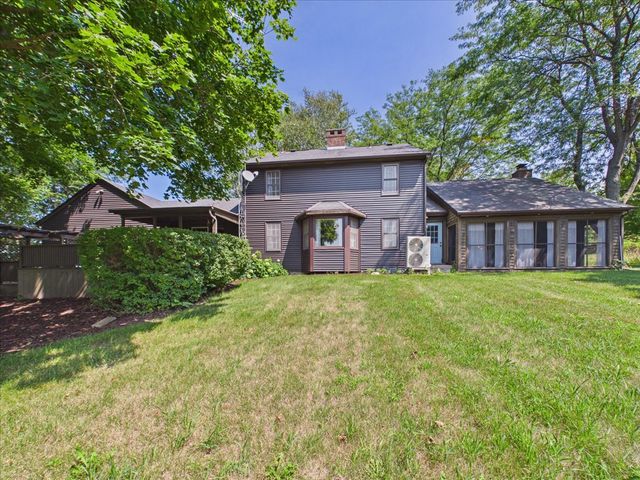 10562 Town Hall Road, Belvidere, IL 61008