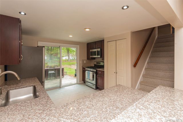5 Laurie Lane, Newburgh, NY 12550