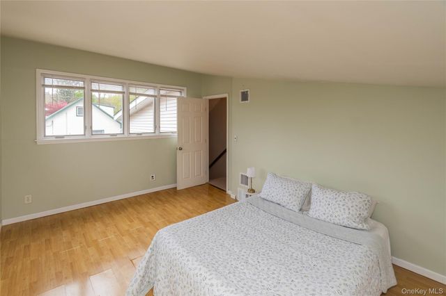 5 Laurie Lane, Newburgh, NY 12550