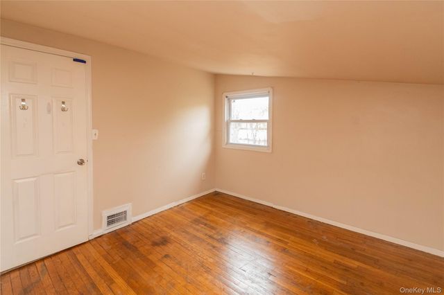 5 Laurie Lane, Newburgh, NY 12550
