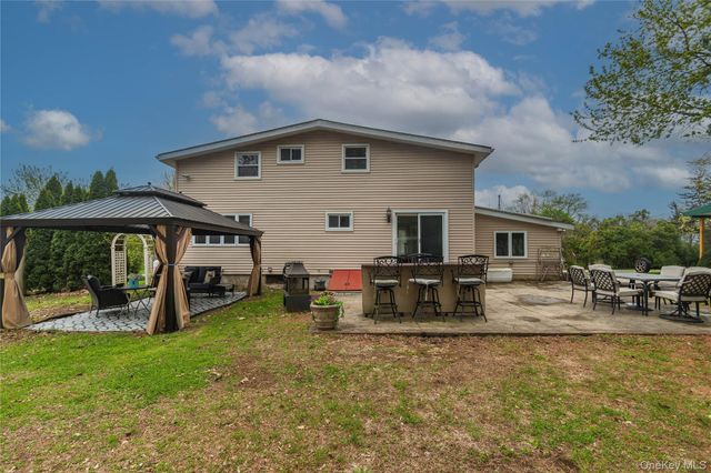 5 Laurie Lane, Newburgh, NY 12550