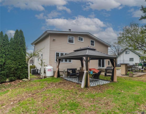 5 Laurie Lane, Newburgh, NY 12550