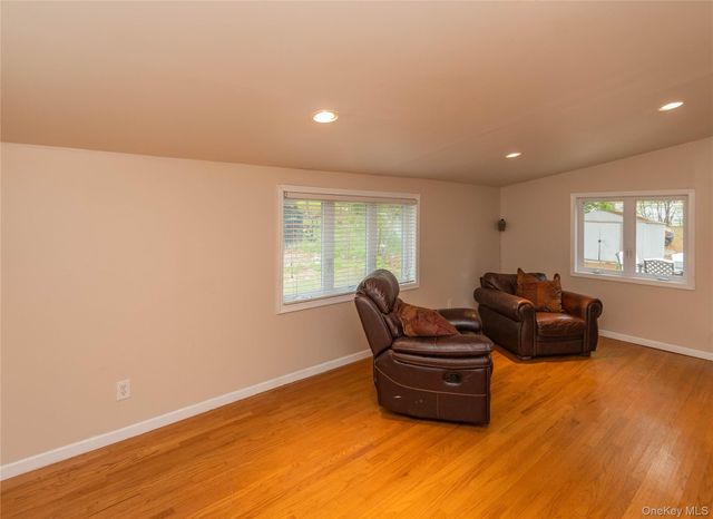 5 Laurie Lane, Newburgh, NY 12550