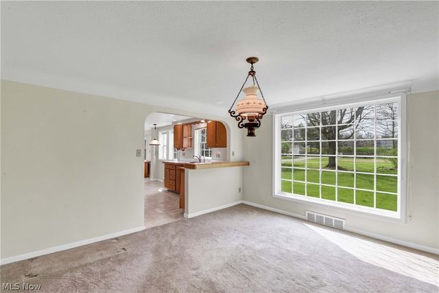 33015 Detroit Road, Avon, OH 44011