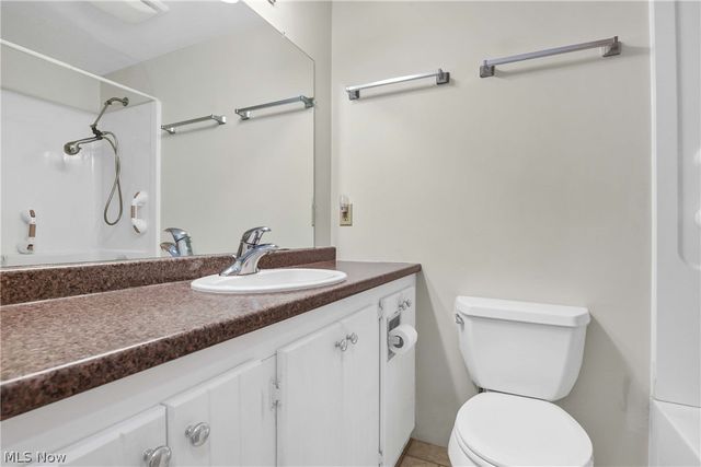 33015 Detroit Road, Avon, OH 44011