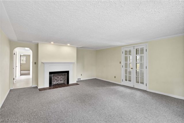 33015 Detroit Road, Avon, OH 44011