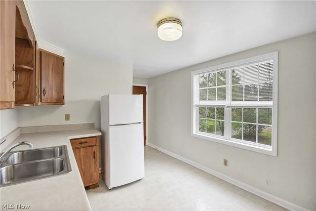 33015 Detroit Road, Avon, OH 44011