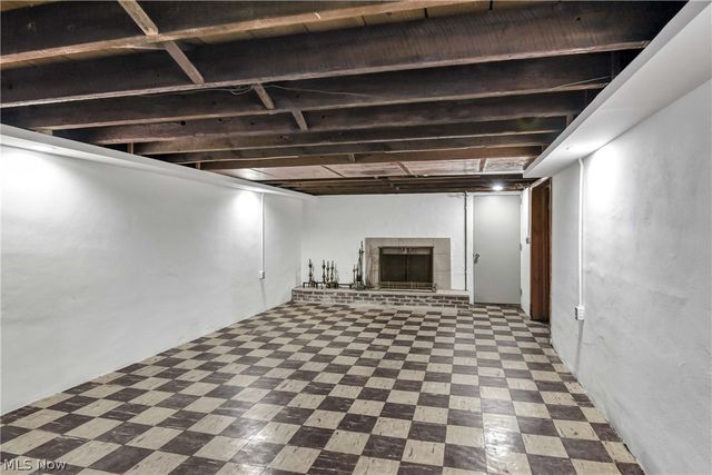 33015 Detroit Road, Avon, OH 44011