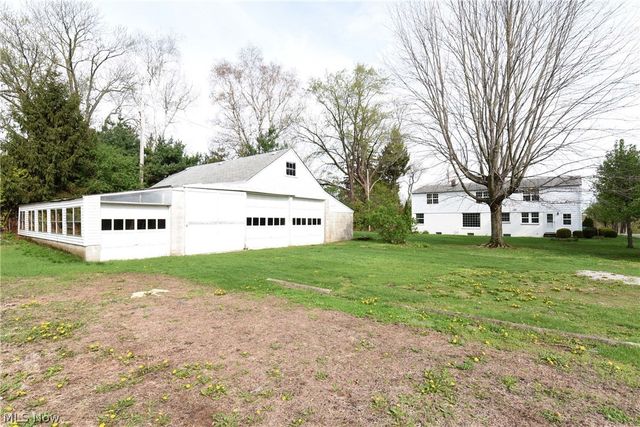 33015 Detroit Road, Avon, OH 44011