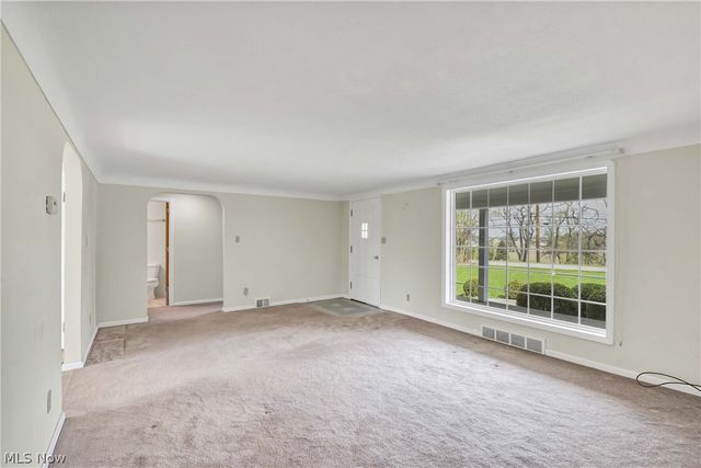 33015 Detroit Road, Avon, OH 44011