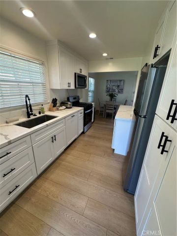 2303 Amherst, Los Angeles, CA 90064