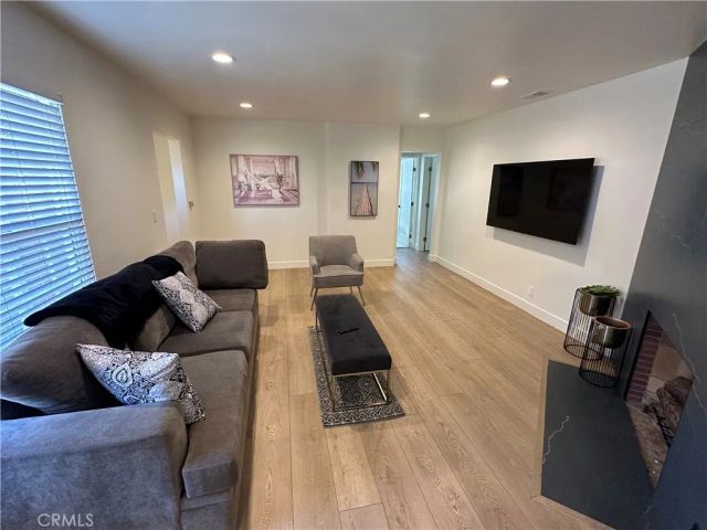 2303 Amherst, Los Angeles, CA 90064