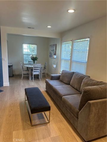2303 Amherst, Los Angeles, CA 90064