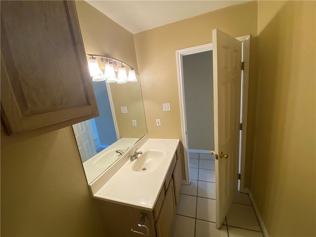 15410 Cruiser St B, Corpus Christi, TX 78418