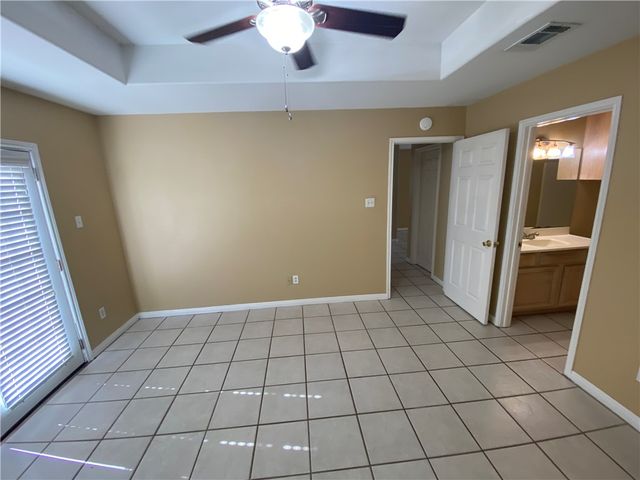15410 Cruiser St B, Corpus Christi, TX 78418