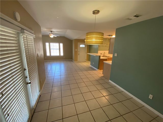 15410 Cruiser St B, Corpus Christi, TX 78418