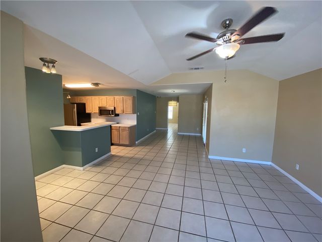 15410 Cruiser St B, Corpus Christi, TX 78418