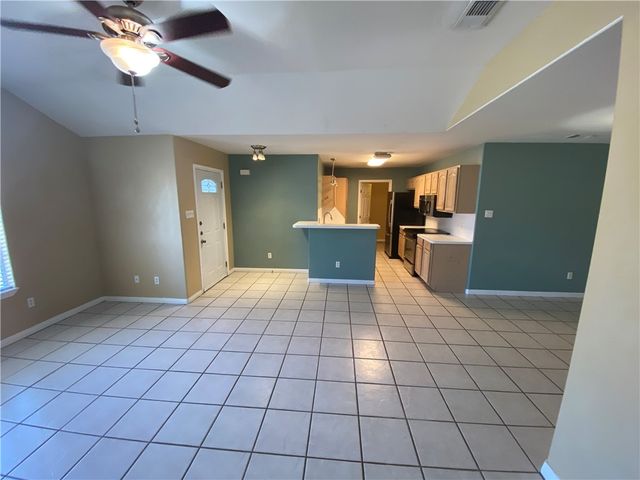 15410 Cruiser St B, Corpus Christi, TX 78418