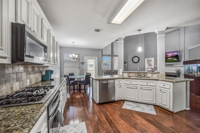 406 Ashberry Court, League City, TX 77573