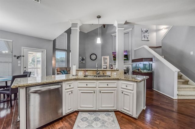 406 Ashberry Court, League City, TX 77573