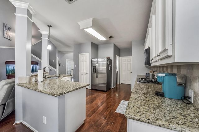 406 Ashberry Court, League City, TX 77573
