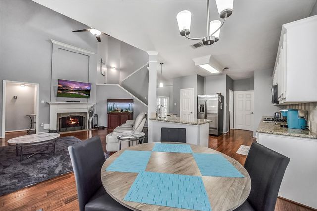 406 Ashberry Court, League City, TX 77573