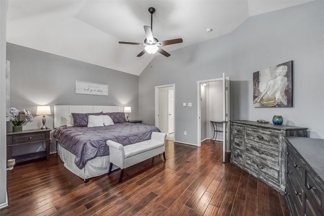 406 Ashberry Court, League City, TX 77573