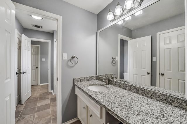 406 Ashberry Court, League City, TX 77573