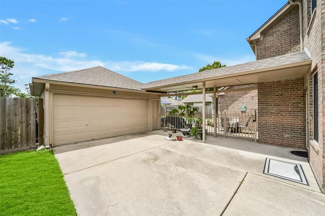 406 Ashberry Court, League City, TX 77573