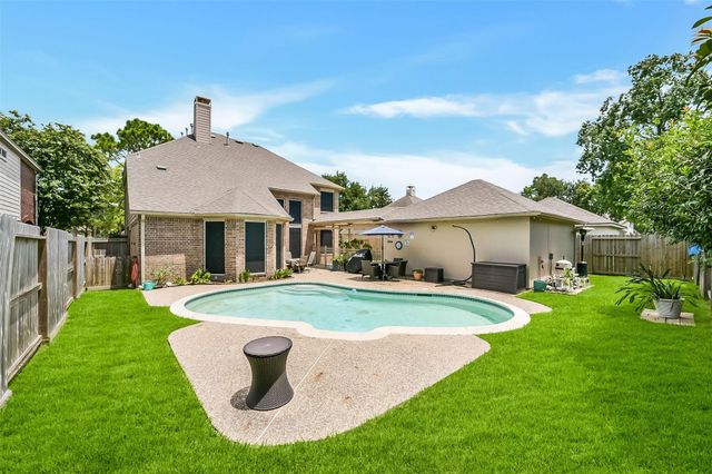 406 Ashberry Court, League City, TX 77573