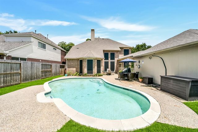 406 Ashberry Court, League City, TX 77573