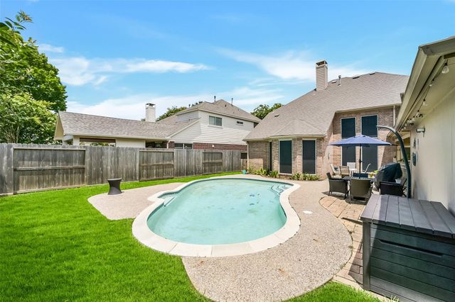 406 Ashberry Court, League City, TX 77573