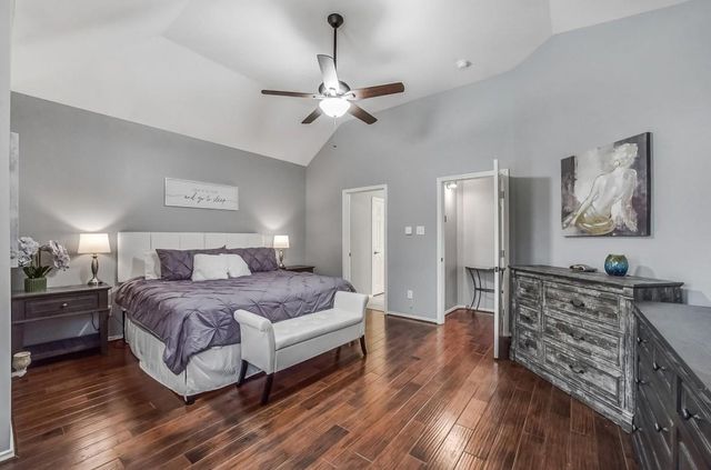 406 Ashberry Court, League City, TX 77573