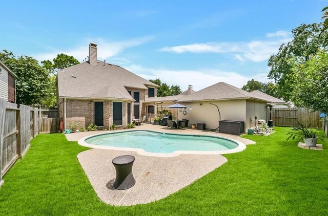 406 Ashberry Court, League City, TX 77573