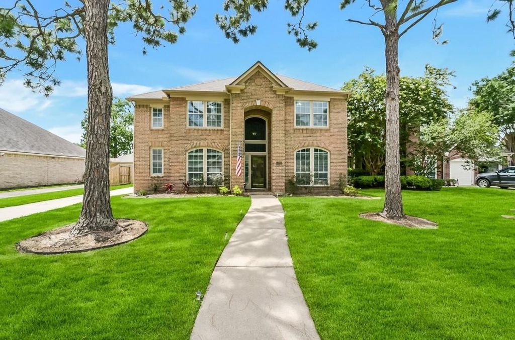 406 Ashberry Court, League City, TX 77573
