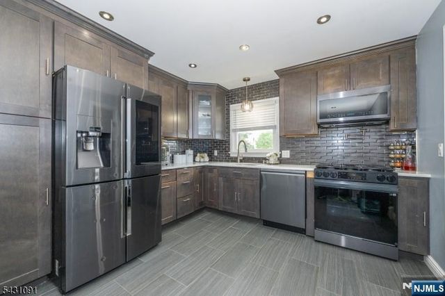 9 15th Street, Hawthorne, NJ 07506