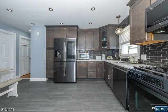 9 15th Street, Hawthorne, NJ 07506