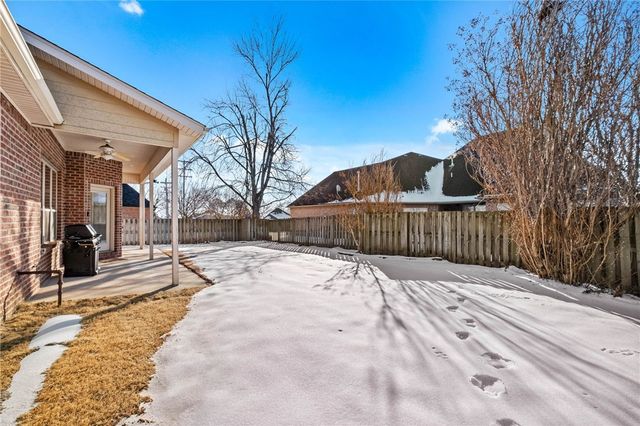 587 Bordeaux Avenue, Springdale, AR 72764