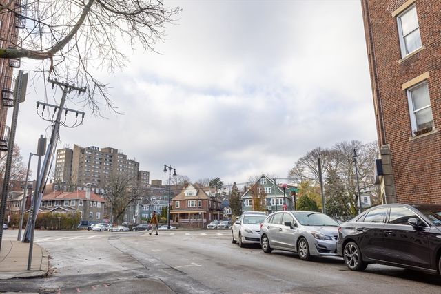 114 Strathmore Rd 102, Boston, MA 02135