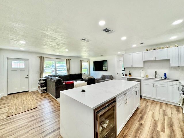 3814 W TYSON AVENUE, Tampa, FL 33611