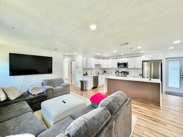 3814 W TYSON AVENUE, Tampa, FL 33611