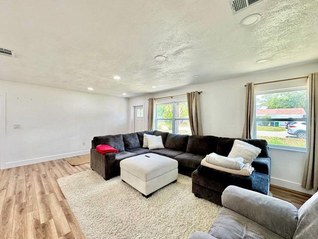 3814 W TYSON AVENUE, Tampa, FL 33611