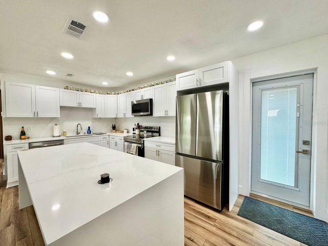 3814 W TYSON AVENUE, Tampa, FL 33611