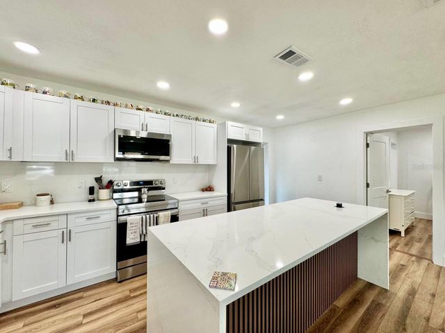 3814 W TYSON AVENUE, Tampa, FL 33611