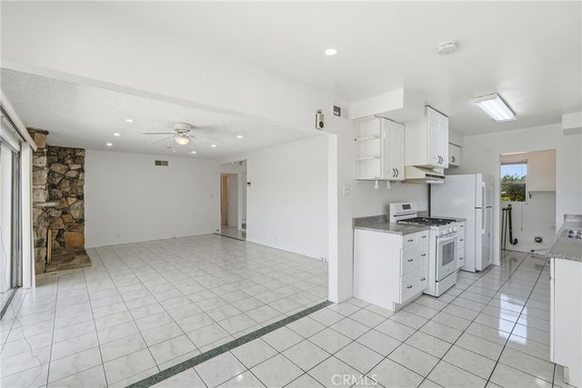 15627 E Prairie Avenue, Lawndale, CA 90260