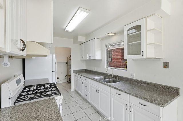 15627 E Prairie Avenue, Lawndale, CA 90260