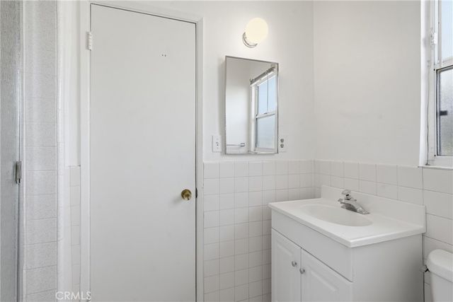 15627 E Prairie Avenue, Lawndale, CA 90260