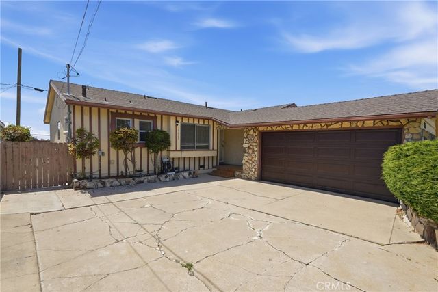 15627 E Prairie Avenue, Lawndale, CA 90260